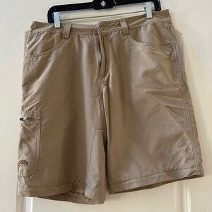 Go Lite men’s khaki nylon cargo shorts. Lightweight. Hiking. Camping. Fishing.